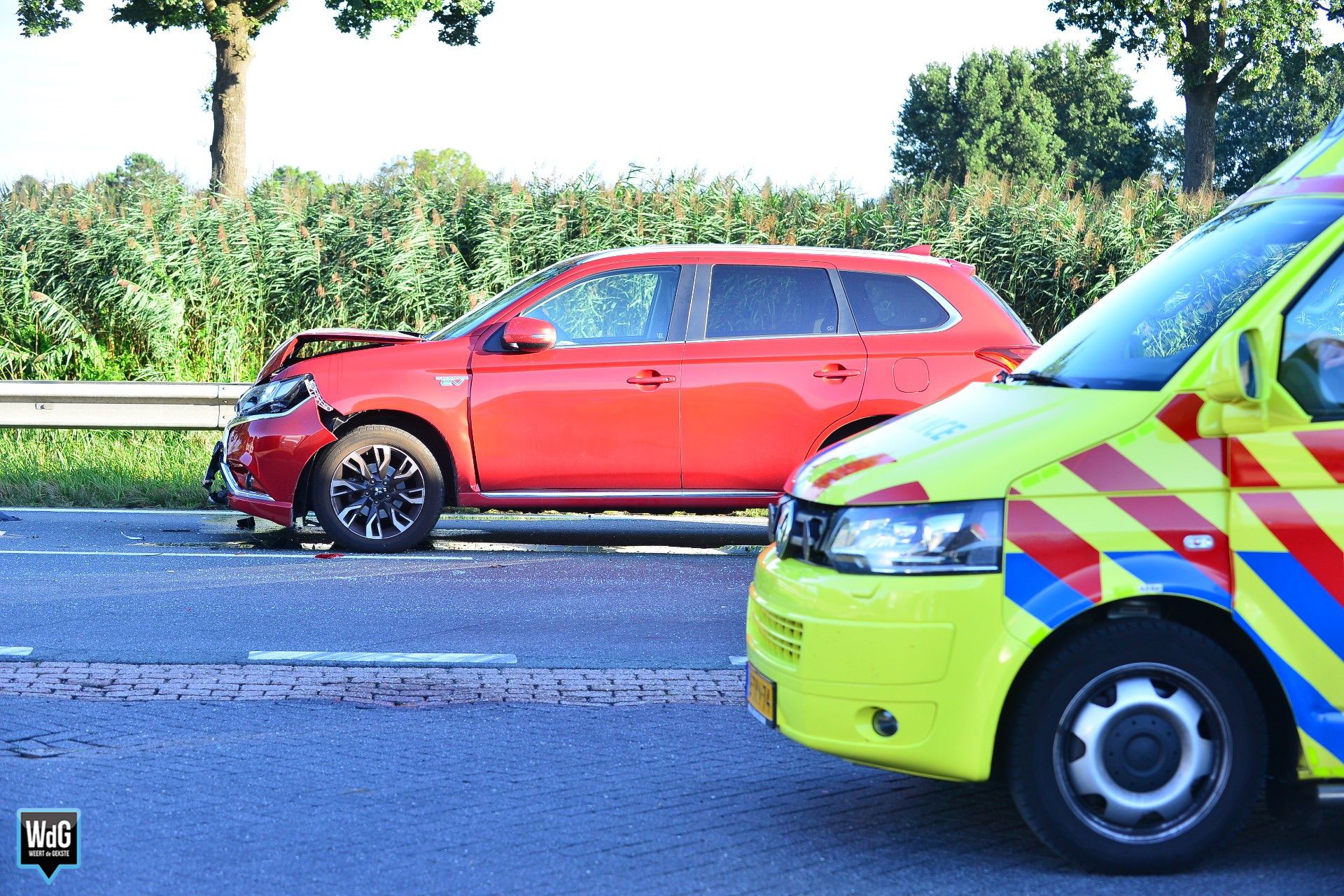 Kop-staart Botsing Op Venloseweg (N275) In Nederweert