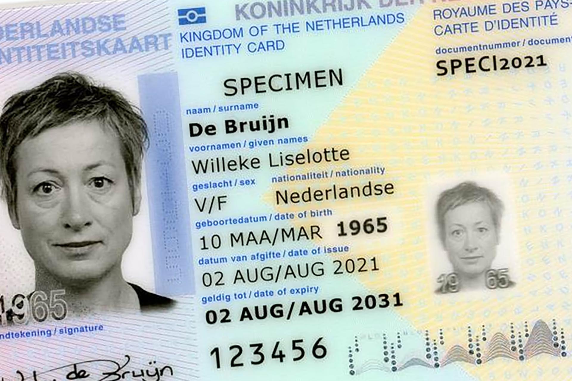Spuug uit verkoper maak een foto Nieuw model Nederlandse identiteitskaart per 2 augustus 2021
