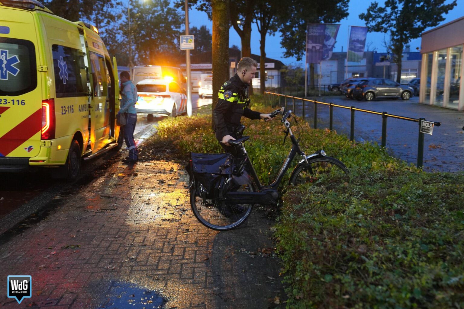 Fietsster Lichtgewond Na Ongeval Bij Rotonde Roermondseweg