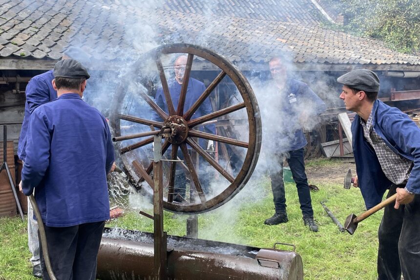 Smeden en motorendag bij Eynderhoof