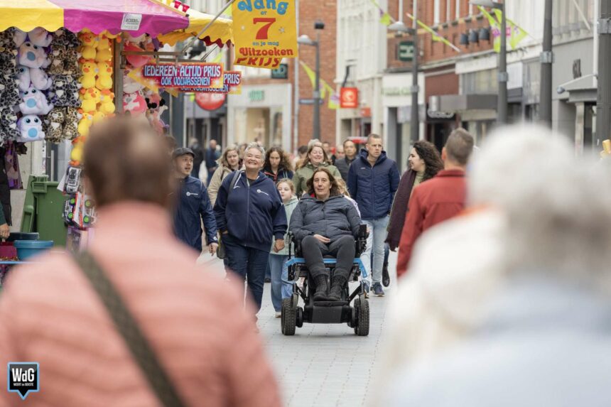 Blije gezichten tijdens de kermis in Weert