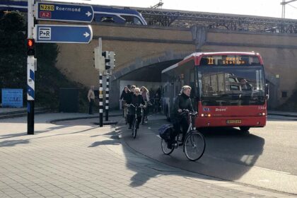 Archieffoto WdG - Verkeer bij Stationstunnel Weert