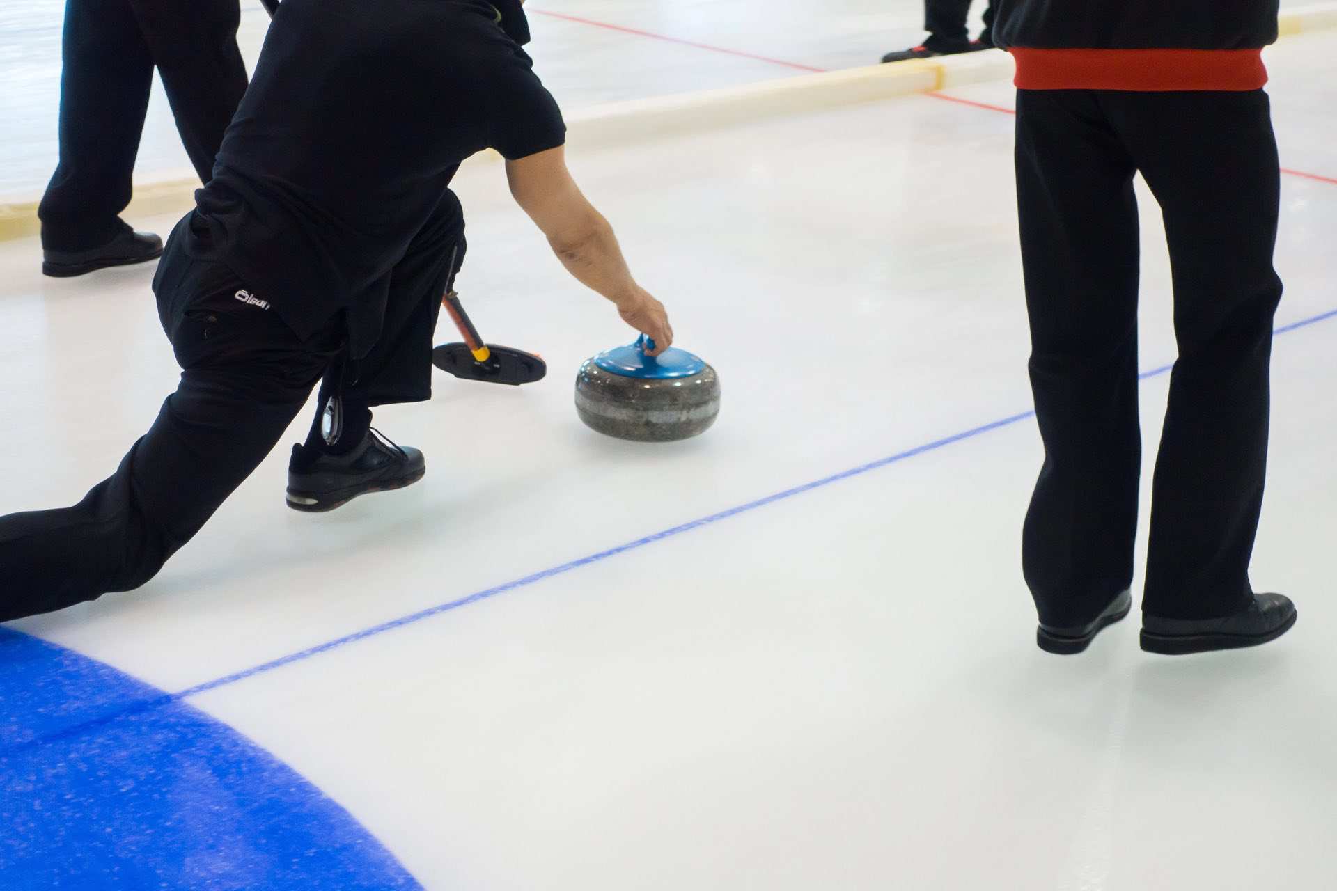 Foto ter illustratie - Curling - via depositphotos