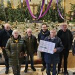 Cheque voor vrijwilligers kerstpanorama Leuken