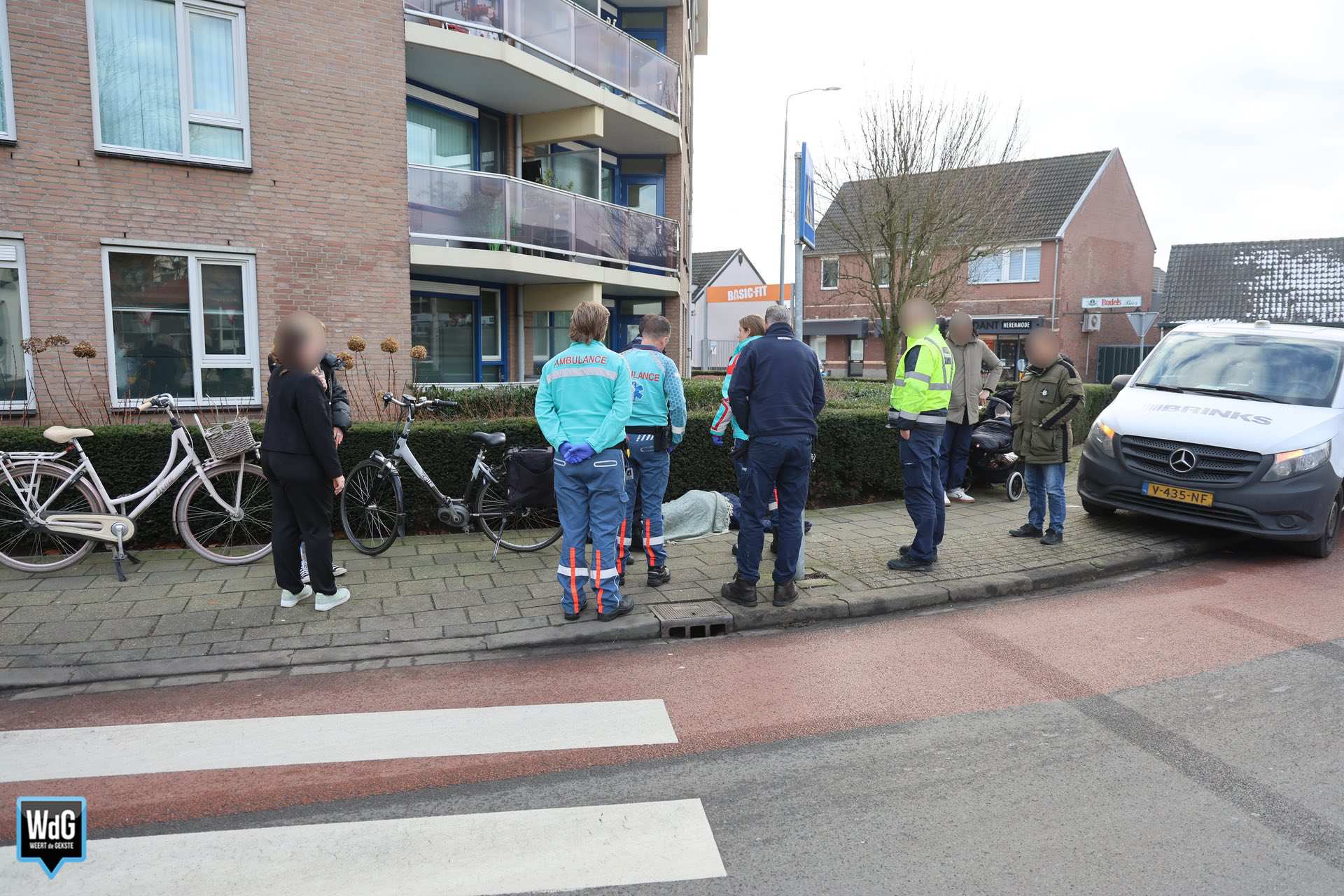 Fietser gewond na botsing op rotonde