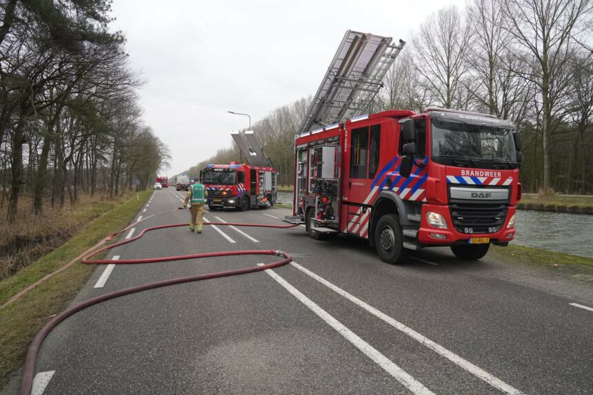 Brandslangen over de Kempenweg