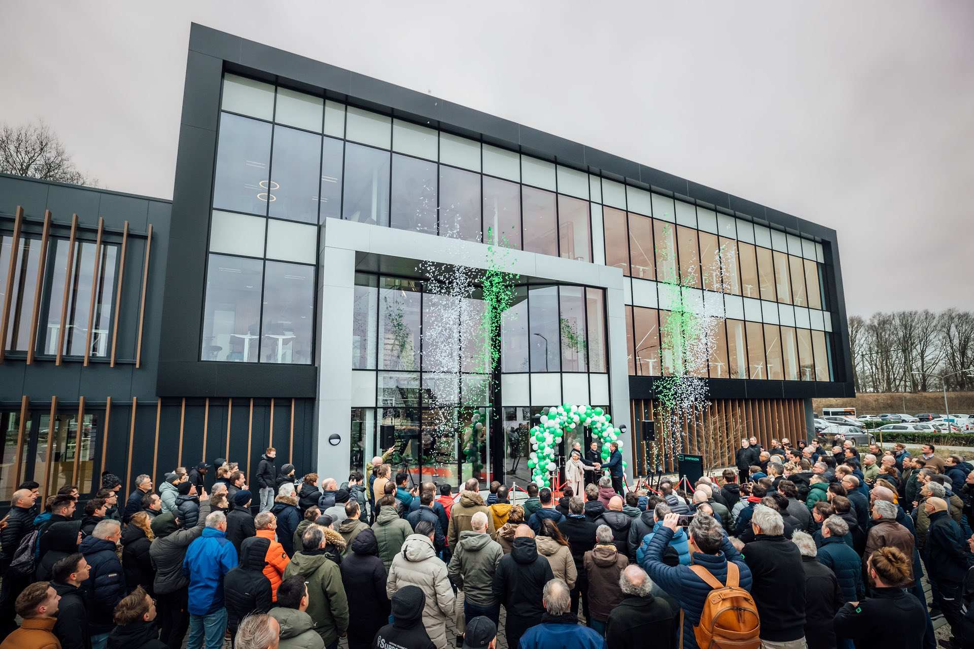 Syntegon viert heropening van de uitgebreide locatie in Weert