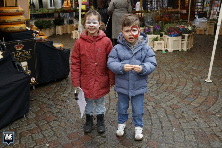 Weekmarkt in carnavaleske sferen