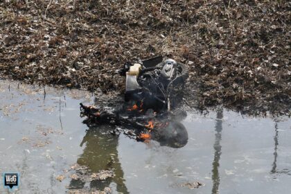 Brandende scooter aangetroffen in sloot Graswinkel