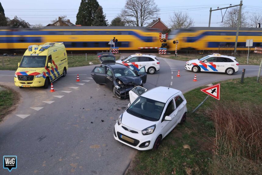 Gewonde na botsing op kruising in Baexem