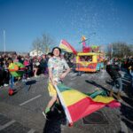 Carnavalsoptocht Budel zorgt voor een kleurrijk spektakel